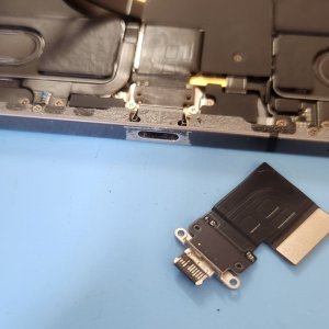 【iPadPro11インチ 第2世代 コネクタドック交換】充電が溜まらなくなってしまった時は様々な原因が考えられます。まずは当店までご相談にいらして下さい!|高崎市中尾町