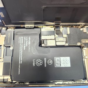 【iPhone14Pro バッテリー交換】バッテリー持ちが悪くなったり充電がされなくなったなど、不具合を感じた時は当店までご相談下さい。すぐにご対応致します!!|高崎市下大島町