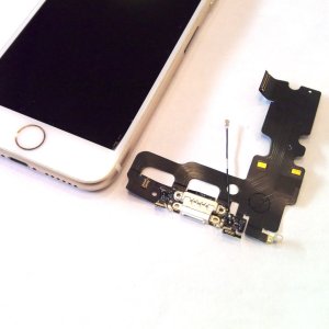 iPhone7 ライトニング修理