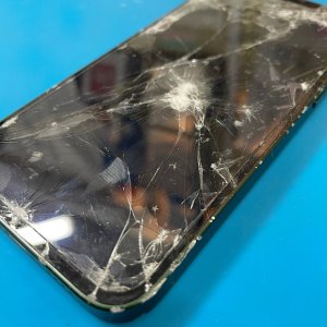 iPhoneXR 落下破損 液晶交換| 神奈川県相模原市南区古淵