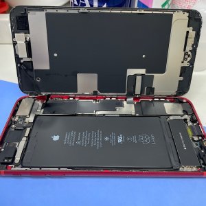 iPhone8Plus 液晶交換修理| 東京都町田市南大谷