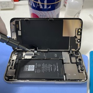 iPhone13mini ブラックアウト 液晶交換| 東京都町田市玉川学園
