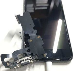 iPhone8 ライトニング交換
