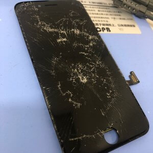 iPhone SE3/フロンパネル交換/埼玉県入間市高倉