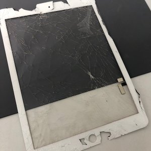 iPad5/フロントパネル交換/埼玉県入間市久保稲荷
