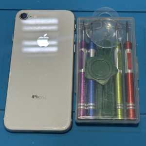 iPhone8　液晶交換