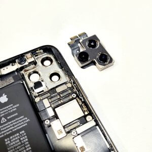 iPhone11Pro アウトカメラ修理