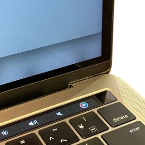 Mac book pro 13inch　液晶交換修理