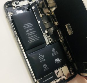 iPhoneX  バッテリー膨張