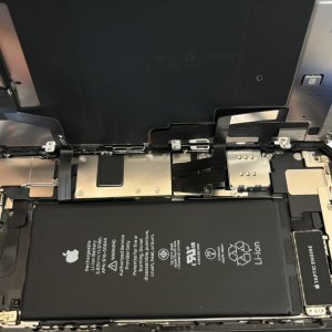 iPhone11　バッテリー交換修理