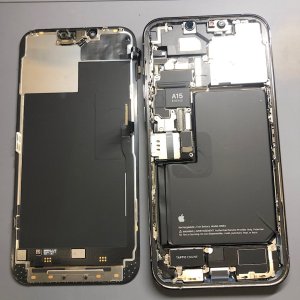 iPhone13proMax 液晶パネル交換/埼玉県入間市仏子