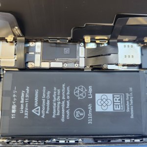 【iPhone11 バッテリー交換】バッテリーが劣化してしまうとさまざま不具合の原因となります。気になる方はお問い合わせ下さいませ!!|根室市昭和町