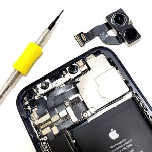 iPhone12 アウトカメラ修理