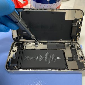 iPhone13mini パネル交換修理| 取手市西