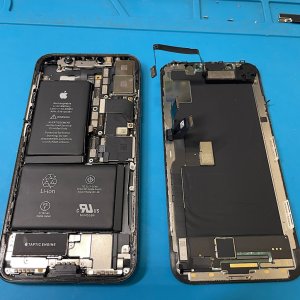即日修理 iPhoneX 自転車運転中落下 パネル交換| 龍ケ崎市長山