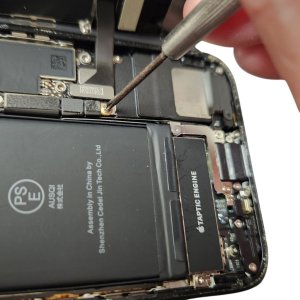 iPhoneSE(第2世代) バッテリー交換|バッテリー交換をするとバッテリー持ちだけじゃなく、動作も改善される場合がありますよ(^^)|根室市光洋町