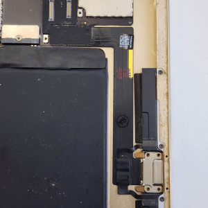 【iPad Air 第2世代 ライトニングコネクタ交換】iPadの充電が出来なくて使いたいのに使えない･･･当店にお任せ下さい!!｜前橋市総社町