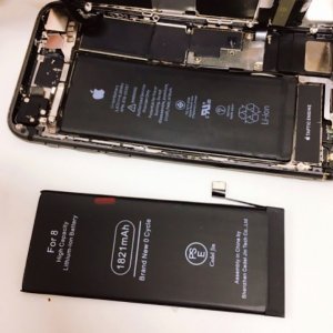 iPhone8 バッテリー交換修理交換| 取手市吉田| 液晶交換も即日お渡しで修理対応しております‼︎