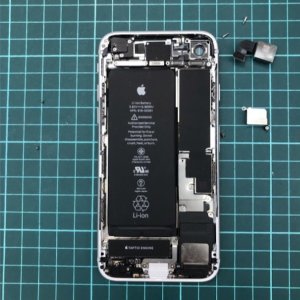 iPhone８アウトカメラ交換| 千葉県印西市和泉屋| アウトカメラ交換も電話予約で即日お渡しの修理対応しております‼︎
