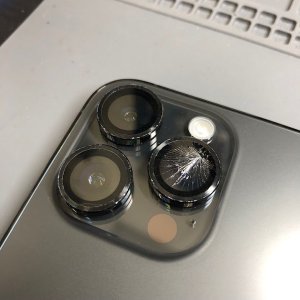 iPhone14pro レンズ破損 カメラレンズ交換| 千葉県印西市酒直卜杭| カメラレンズ交換も電話予約で即日お渡しの修理対応しております‼︎