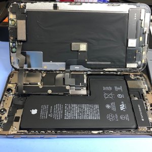 iPhoneXS バッテリー交換| 千葉県印西市東の原| バッテリー交換も即日お渡しで修理対応しております‼︎