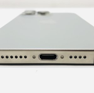 iPhone13ProMax ライトニング交換