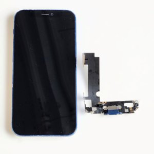 【iPhone12 ライトニング交換】充電ケーブルしっかりささらない!!そのような不具合の修理も承っております!!|根室市西浜町