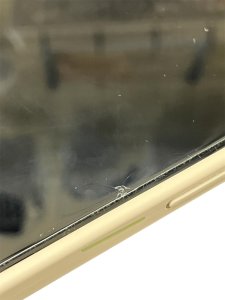 iPhone15 強化ガラス貼り付け