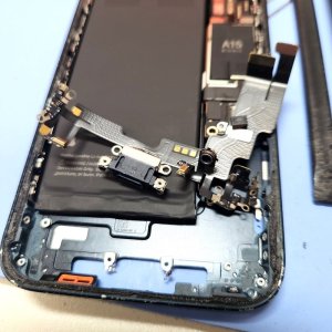 【iPhone 14 ライトニングコネクター交換】ケーブル充電が出来なくなり使いづらいiPhoneを一発解決します!! | 前橋市若宮町