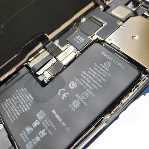 【iPhone13Pro バッテリー交換】バッテリー持ちが気になってきた時はイオン根室店2階の当店までご相談ください!!|根室市光和町