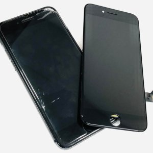 iPhone8 フロントパネル交換修理
