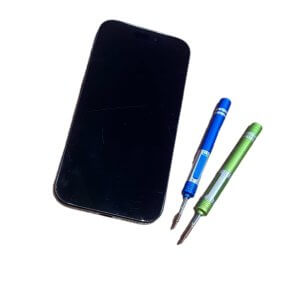 画面が割れた!iPhone15 フロントパネル交換