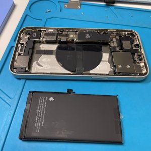 iPhone13 バッテリー交換修理| 龍ケ崎市松ヶ丘| 電池交換も即日お渡しで修理対応しております‼︎