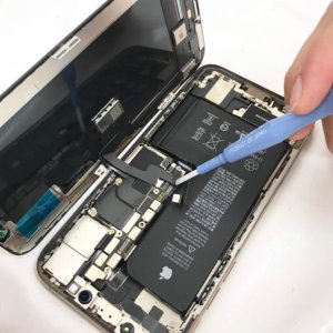 iPhoneXS バッテリー交換修理| 龍ケ崎市半田町| バッテリー交換も即日お渡しで修理対応しております‼︎