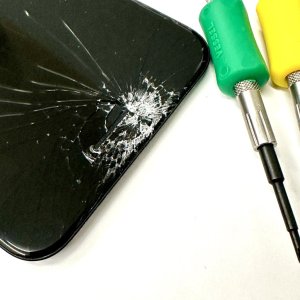 iPhoneSE2 パネル交換修理