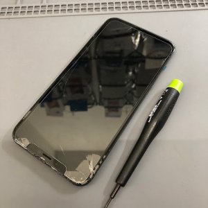 iPhone11 落下破損 液晶交換| 守谷市御所ヶ丘| 液晶交換も即日対応!
