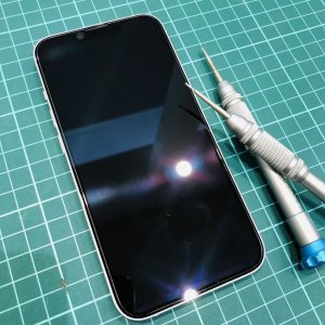 iPhone 14 液晶交換| 入間市上小谷田| 液晶交換も即日修理で対応しております！