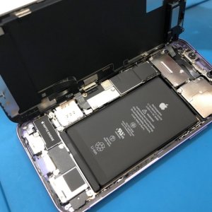 iPhone12 液晶交換|狭山市上赤坂| 液晶交換もご予約で対応しております！