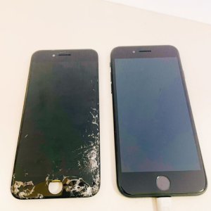 iPhoneSE2 液晶交換修理| 狭山市北入曽| 液晶交換も即日お渡しで修理対応しております!!