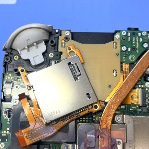 【Nintendo 任天堂 Switch lite カードスロット交換】ソフトが読み込まないのはカードスロットに原因が!?当店にご相談下さい｜前橋市古市町