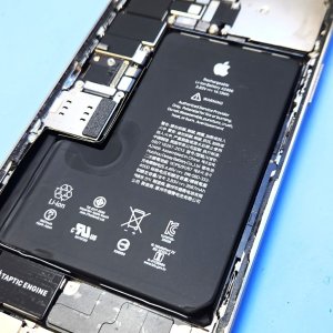 【iPhone12ProMax バッテリー交換】充電が100%にならない…イライラしますよね。15分で解決します｜前橋市箱田町