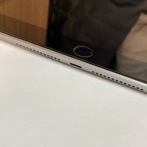 iPad6　ライトニング修理