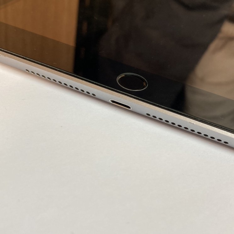 iPad6 ライトニング修理