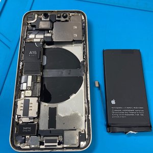 iPhone13 バッテリー交換| 守谷市松並青葉| バッテリーも即日お渡しで修理対応しております‼︎