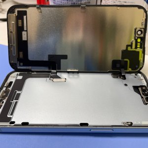 iPhone15  液晶交換| 守谷市美園| 予約無し、駆け込みでも対応!30分のスピード修理!