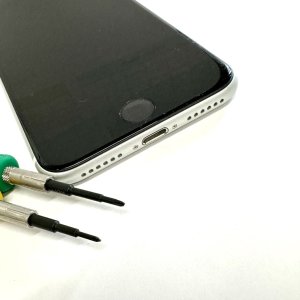 iPhoneSE2 ライトニング交換修理