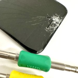 iPhoneSE2 パネル交換修理