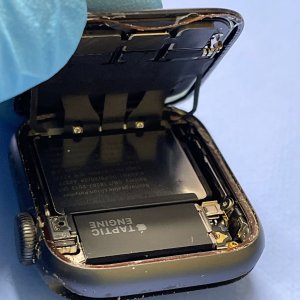 Apple Watch  SE  バッテリー交換 | 取手市上萱場| Apple Watchの修理もご予約で即日対応！