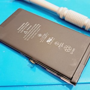 iPhone12バッテリー交換| 日高市四本木| 買い物中の30分で交換致します！
