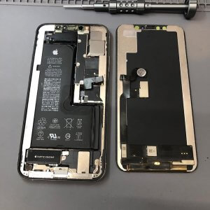 iPhone XS ◎液晶交換  ●飯能市山寺からお越しのお客様